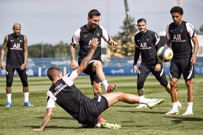 2 - PSG: 993,75 triệu euro