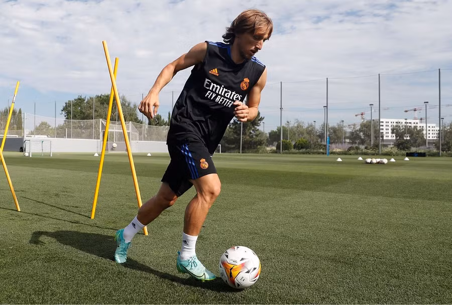 6 - Real Madrid: 848,50 triệu euro