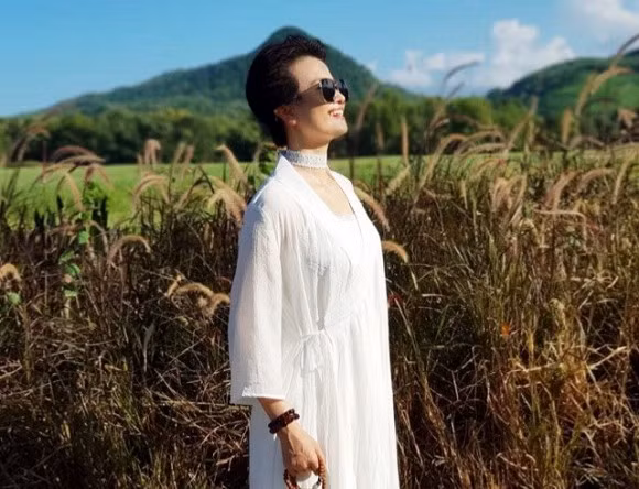 hao hậu Cao Thuỳ Dương, sao Việt