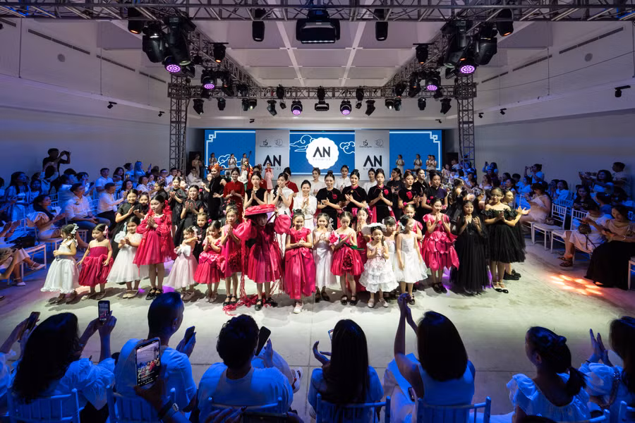 An show’23 cùng góp quỹ 'Áo mới đến trường'. Ảnh: BTC. An show’23 cùng góp quỹ 'Áo mới đến trường'. Ảnh: BTC.
