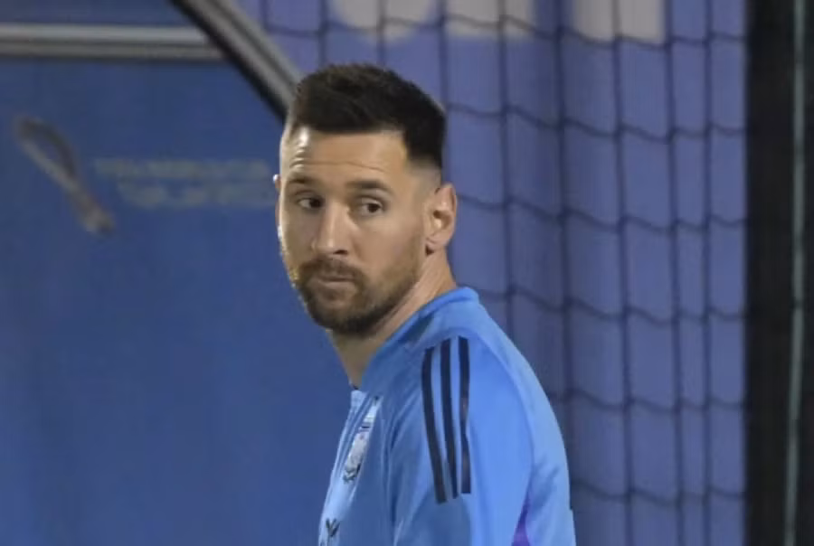 Messi sẽ đi đôi giày đặc biệt tại giải đấu trên đất Qatar. Messi sẽ đi đôi giày đặc biệt tại giải đấu trên đất Qatar.