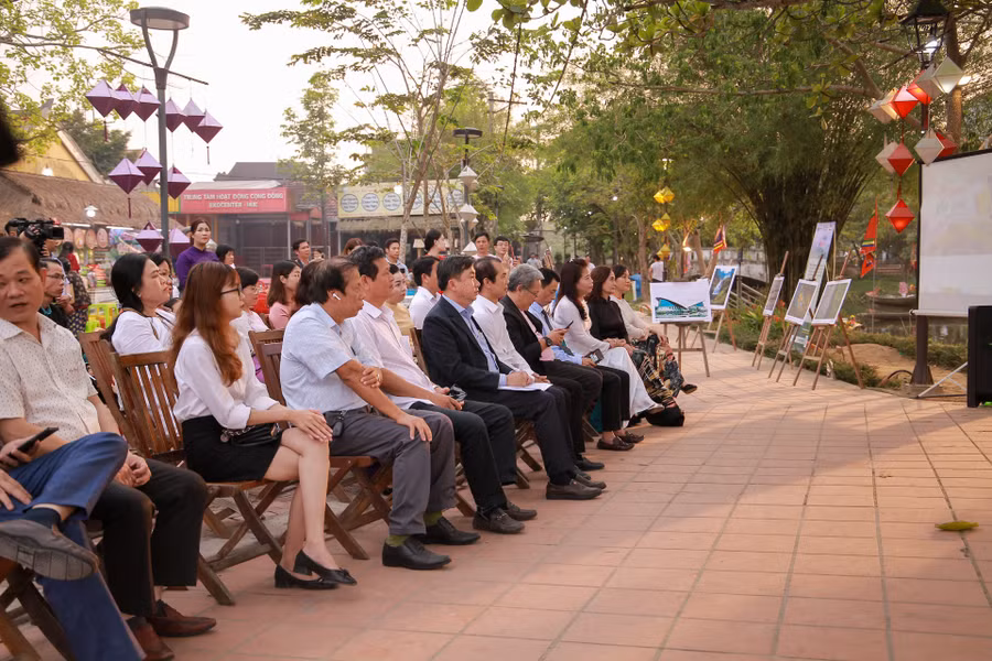Lễ công bố kết quả “Top 7 Ấn tượng Việt Nam 2022” diễn ra tại cầu Ngói Thanh Toàn - Di tích cấp Quốc gia gắn liền với bề dày lịch sử, văn hóa xứ Huế.