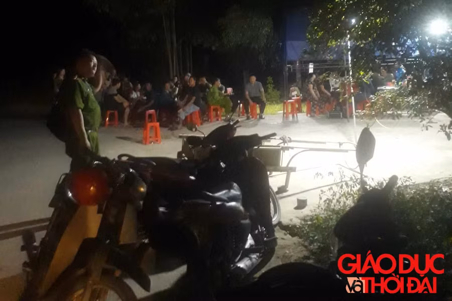 Ngay sau khi vụ việc xảy ra, lực lượng chức năng đã có mặt để điều tra, làm rõ. (Ảnh: CN)