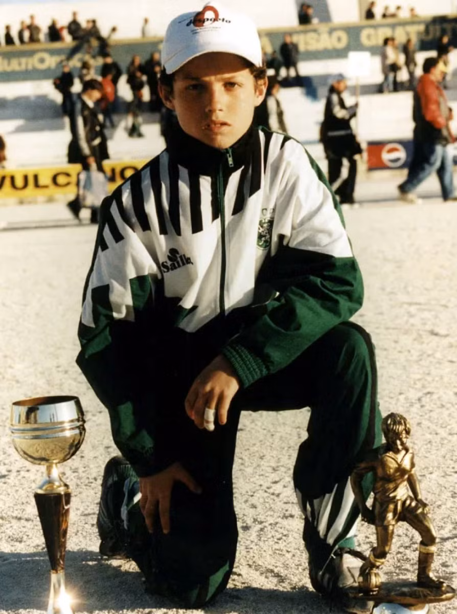 Ronaldo gia nhập Sporting Lisbon ở tuổi 12 sau ba ngày thử việc thành công