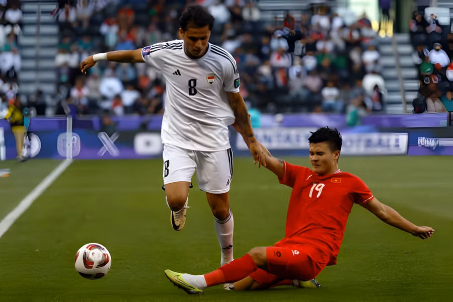 Quang Hải là người ghi bàn quân bình tỷ số 2-2 cho Việt Nam ở phút 91 trận gặp Iraq. Quang Hải là người ghi bàn quân bình tỷ số 2-2 cho Việt Nam ở phút 91 trận gặp Iraq.
