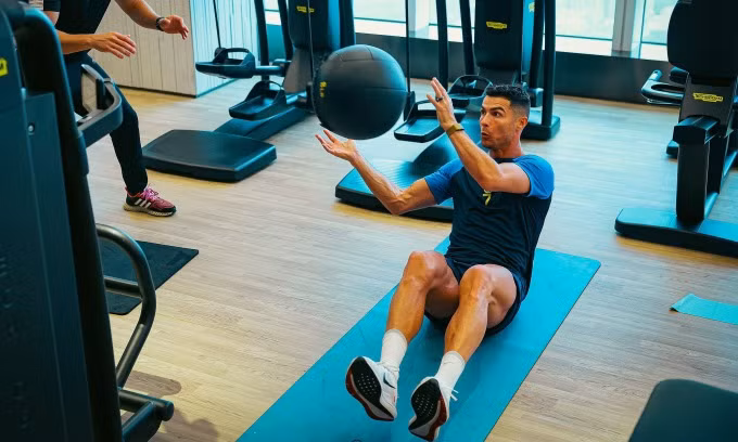 Ronaldo đang ở Trung Quốc nhưng chấn thương khiến huỷ 2 trận giao hữu với CLB nước chủ nhà.