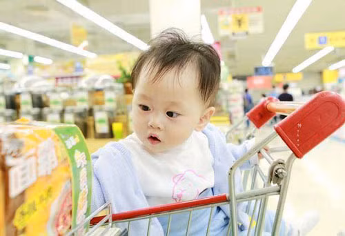 Bố mẹ Tiểu Tinh vẫn không hiểu tại sao con trai họ bị viêm màng não? 