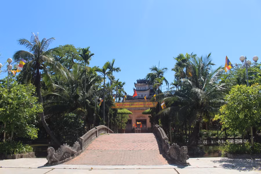 Cầu cuốn chùa Cổ Lễ.
