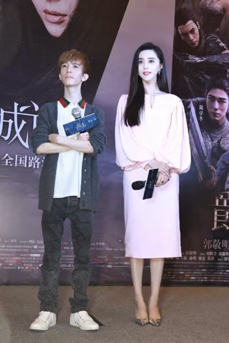 Pham Bang Bang khoe chan thon nuot na, the hien dang cap Hoa dan - Anh 6