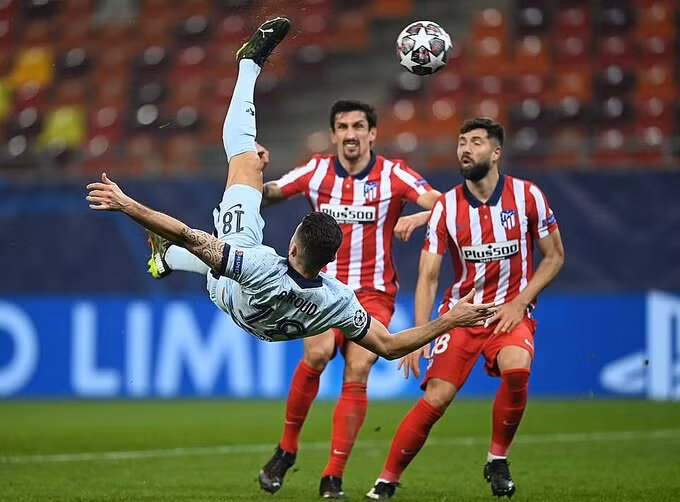 Cú đá kiểu "xe đạp chổng ngược" tuyệt đẹp của Giroud giúp Chelsea đả bại Atletico.