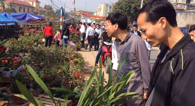 Phiên chợ “mua may, bán rủi” cả năm có 1 lần bán những gì?