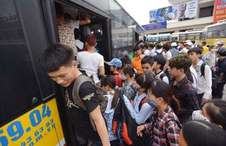 Xe buyt 2 tang co su dung duoc tren duong pho Ha Noi? - Anh 1