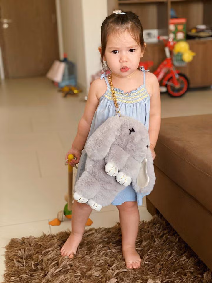 chung kien bo me cai nhau, bieu cam cua con gai khien sieu mau ha anh voi "xin loi" - 3