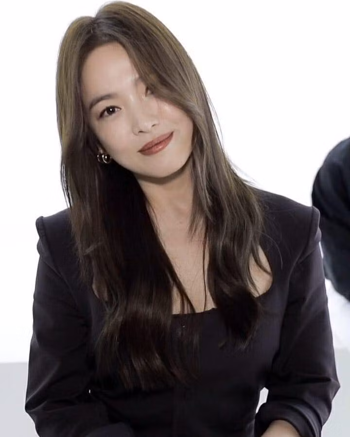 song hye kyo dep ma mi voi phong cach khac la hau ly hon hinh 3