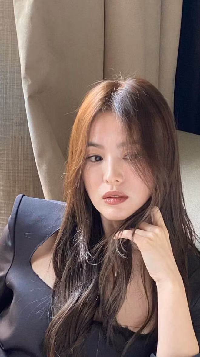 song hye kyo dep ma mi voi phong cach khac la hau ly hon hinh 5