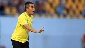 Huấn luyện viên Phạm Minh Đức "trút giận" lên dàn ngoại binh của Hà Tĩnh.