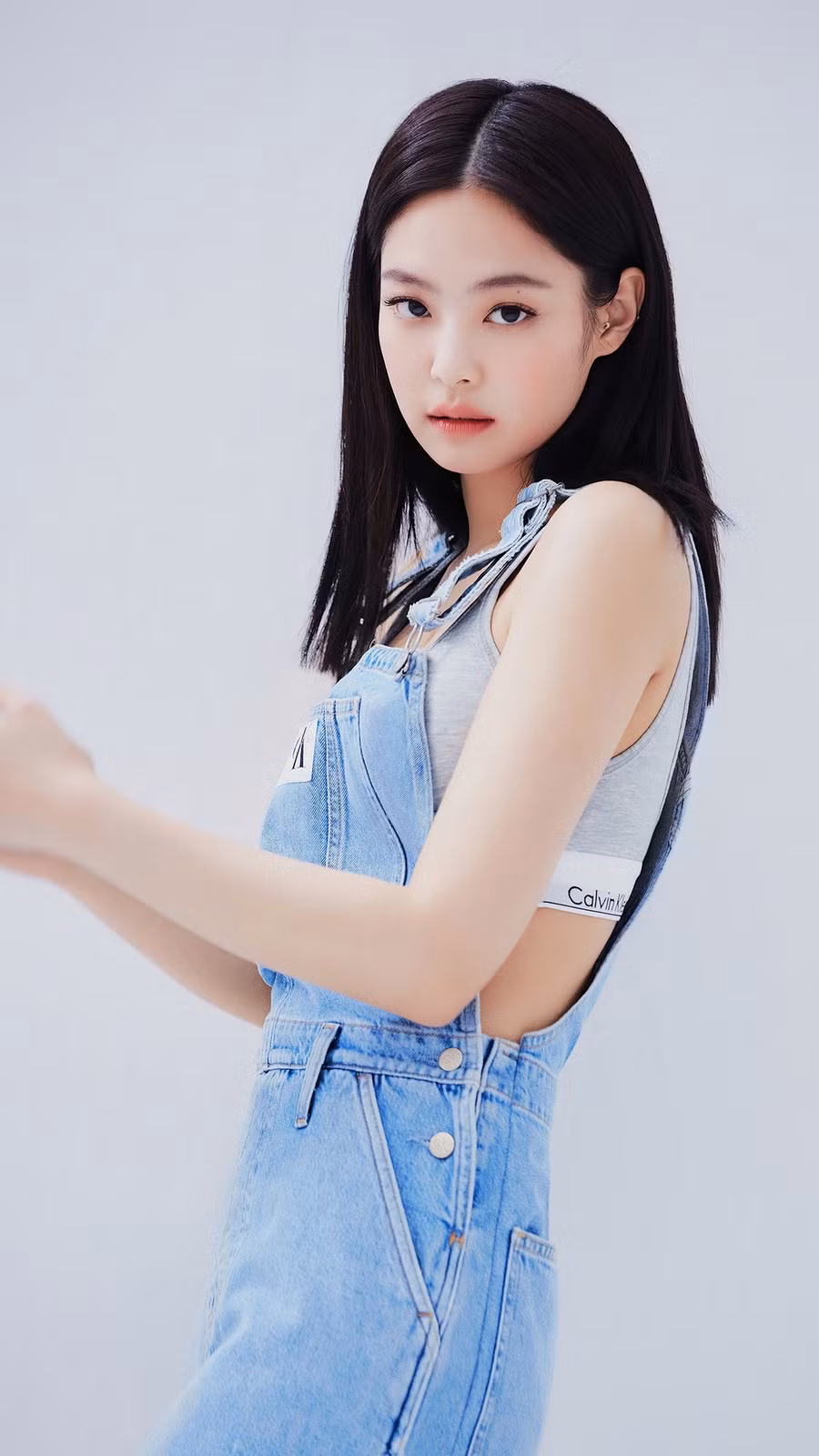 Cô sở hữu khuôn mặt tròn 'lệch chuẩn' vẻ đẹp Hàn Quốc.