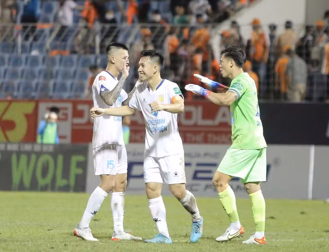 Nam Định đang thăng hoa với 2 chiến thắng để tạm dẫn đầu V.League 2023.