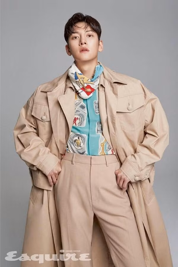 Kể cả những trang phục “khó nhằn” nhất , Ji Chang Wook cũng không làm khó anh