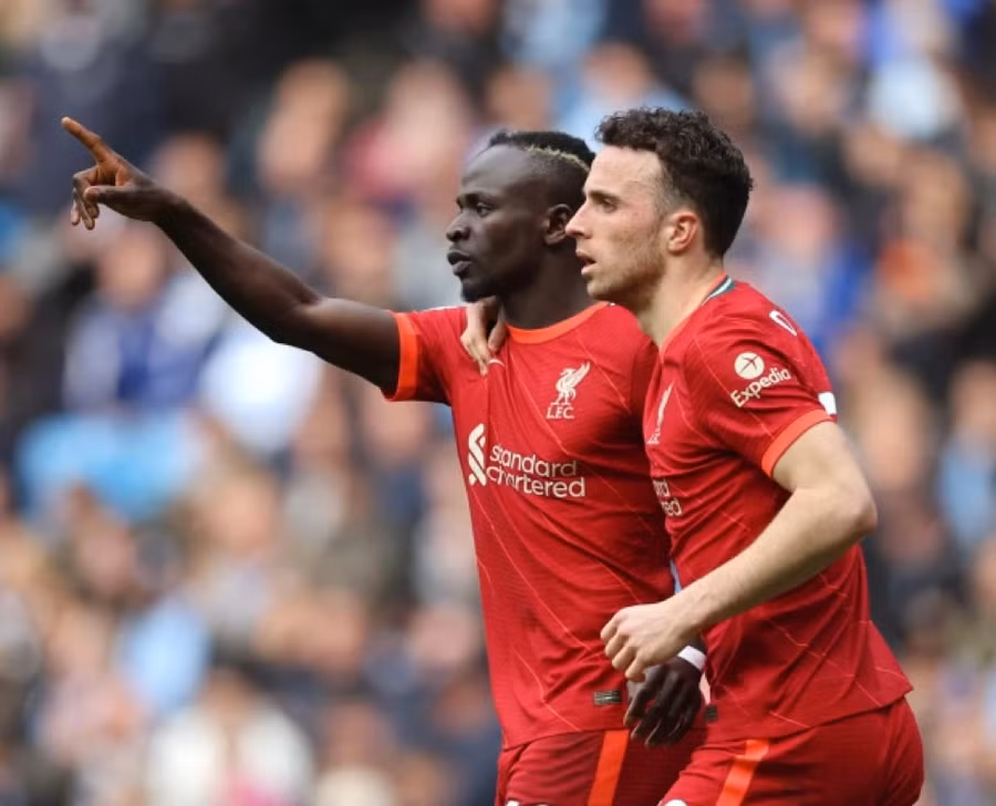 Sadio Mane và Diogo Jota gỡ hòa cho Liverpool tại Etihad.