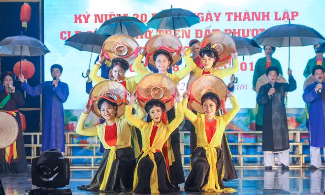 Một tiết mục biểu diễn của Câu lạc bộ Mười Nhớ. Ảnh: NVCC. Một tiết mục biểu diễn của Câu lạc bộ Mười Nhớ. Ảnh: NVCC.