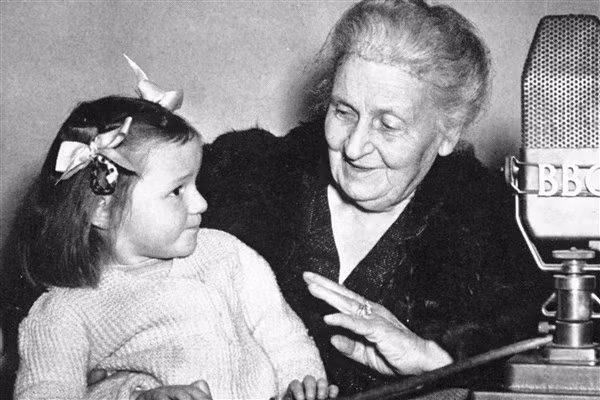 Maria Montessori đã sáng tạo triết lý giáo dục đổi mới cho các trường mẫu giáo.