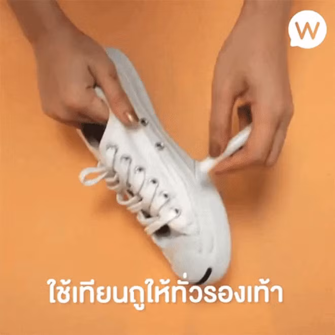 3 meo tay sach giay trang bi o ban, nga mau de lam tai nha hinh anh 2 