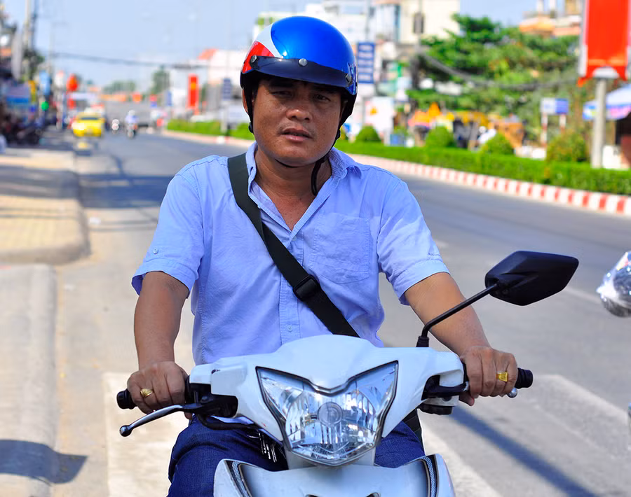 "Hiệp sĩ" đường phố Nguyễn Thanh Hải. Ảnh: Ngọc An. "Hiệp sĩ" đường phố Nguyễn Thanh Hải. Ảnh: Ngọc An.
