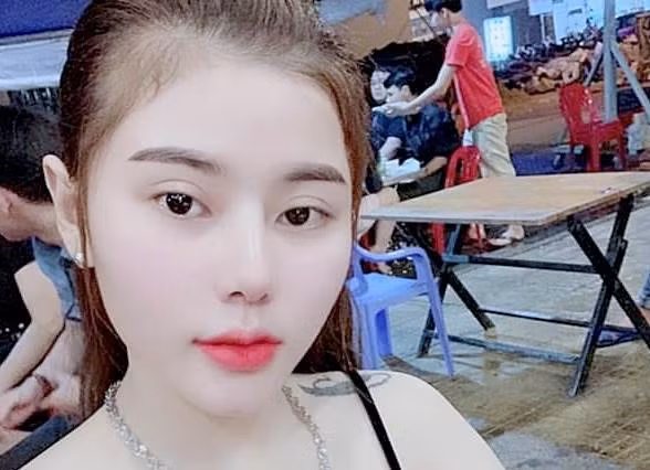 Nghi phạm Nguyễn Thị Phương Linh. Ảnh: Công an cung cấp. Hot girl buon thuoc lac de lay tien tham my hinh anh 1