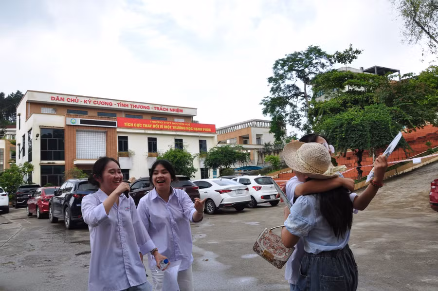 Trong tất cả các ngày thi, thí sinh Yên Bái hứng khởi và rất tự tin. Trong tất cả các ngày thi, thí sinh Yên Bái hứng khởi và rất tự tin.