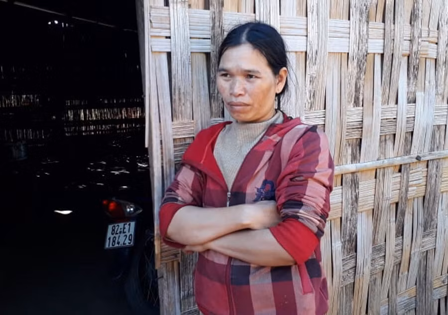 Bà Y Đan cho hay, gia đình mới nhận được 6 triệu đồng tiền hỗ trợ do chết bò trong thiên tai năm 2018.