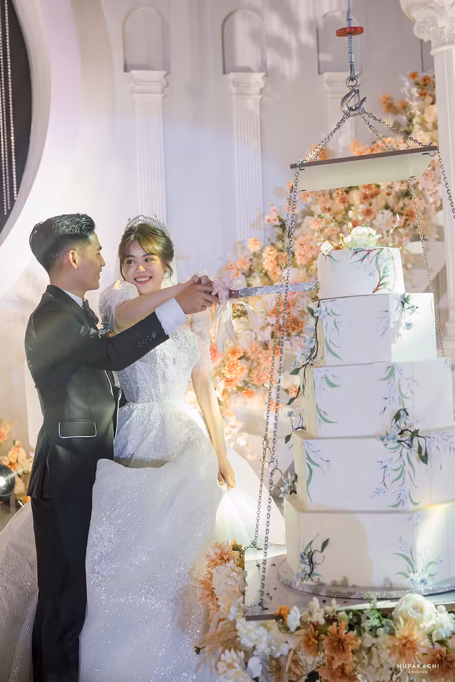Bố của Phương Thảo cũng tự mình lên kịch bản toàn bộ hôn lễ.
