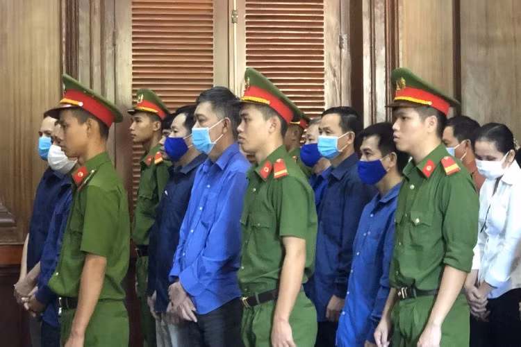 Các bị cáo tại phiên xử ngày 23/9. Ảnh: CTV