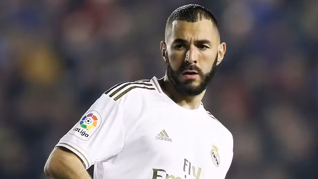12 năm từ bàn thắng đầu tiên đến bàn thắng thứ 200 tại La Liga: 12 sự thay đổi của Benzema ảnh 4