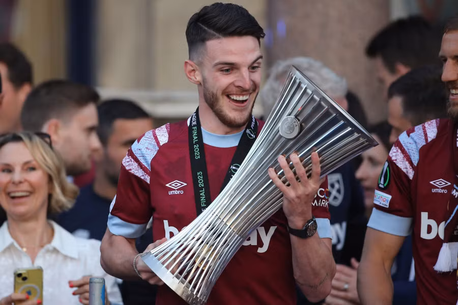 Declan Rice giúp West Ham vô địch giải Europa Conference League. Ảnh: ITN
