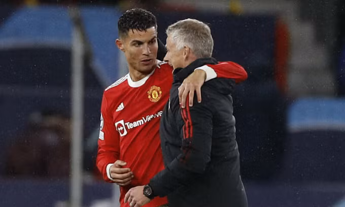 Ronaldo ghi 9 bàn sau 13 trận nhưng vẫn bị cho là nguyên nhân khiến ông thầy Solskjaer bay chức