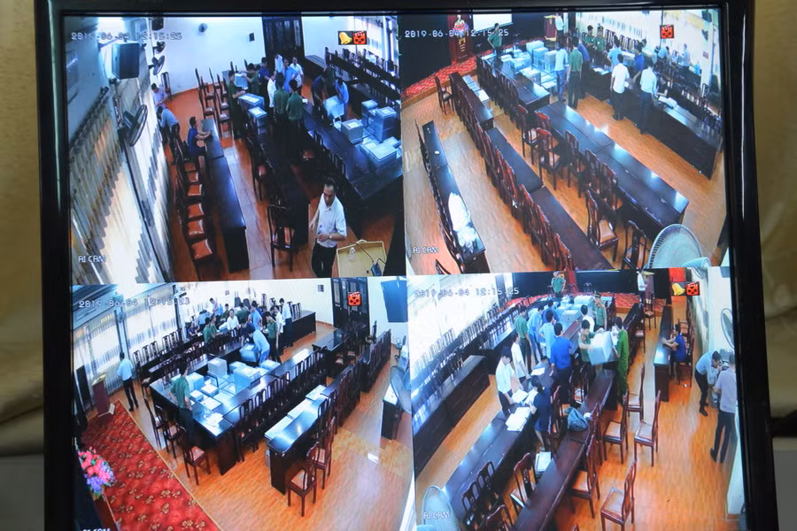 Theo quan sát, độ phủ hình ảnh của 4 camera đã ghi lại toàn bộ các góc và hoạt động tại điểm giao nhận bài thi, bảo quản bài thi của Hội đồng thi, bảo đảm ghi dữ liệu hơn 21 ngày theo quy chế thi đề ra.