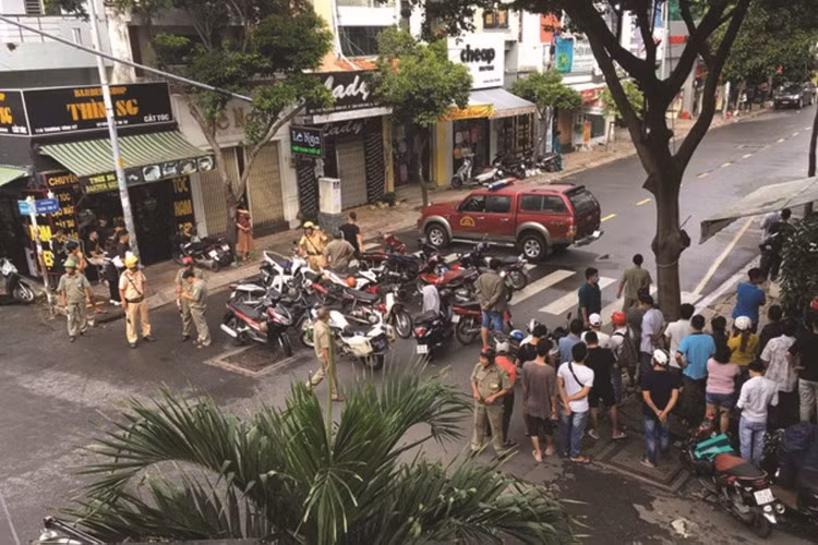 Hiện trường xảy ra vụ cướp được công an phong tỏa. Ảnh: CTV