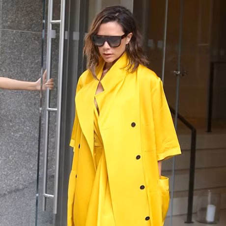 Victoria Beckham quyen ru va tre trung voi toc moi - Anh 2