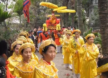 Lễ hội Dĩnh Kế - quê hương Trạng nguyên Giáp Hải vào tháng 3 âm lịch.