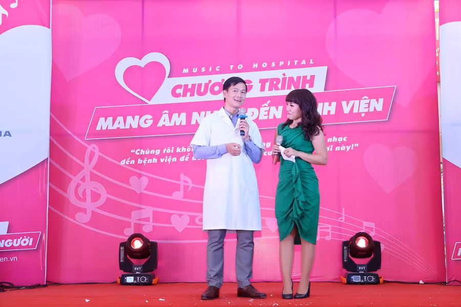 Ca sĩ Thái Thùy Linh mang tới chương trình nhiều màn trình diễn thật sôi động Ca sĩ Thái Thùy Linh mang tới chương trình nhiều màn trình diễn thật sôi động