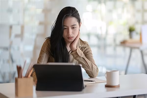 Nếu sinh viên chưa nắm được kiến thức, hệ thống hỗ trợ sẽ không chuyển sang bài giảng mới.