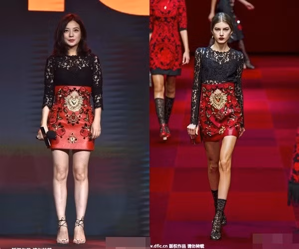 Xuất hiện tại một sự kiện, Triệu Vy hút hồn người đối diện với vẻ ngoài quyến rũ và thanh lịch khi chọn chiếc váy họa tiết nổi bật của Dolce & Gabbana 2015 để khoe dáng. Trước đó, thiết kế này đã được giới mộ điệu tung hô và trở thành item được nhiều tín đồ sành điệu săn đón. Dù đã ở cái tuổi không còn trẻ nhưng trong set đồ này, Triệu Vy rạng ngời, quyến rũ không kém các nàng người mẫu.