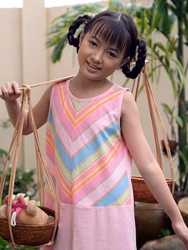 Bé Xuân Nghi ngày xưa với hình ảnh dễ thương, đáng yêu.