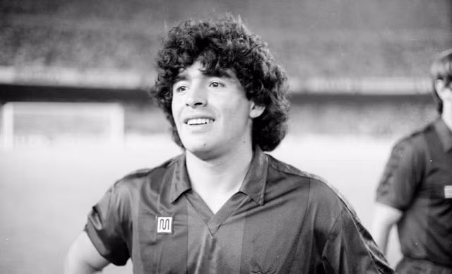 Tang lễ của Maradona được tổ chức tại Casa Rosada, bắt đầu từ sáng 26/11 (giờ địa phương) và dự kiến kéo dài trong 48 giờ.