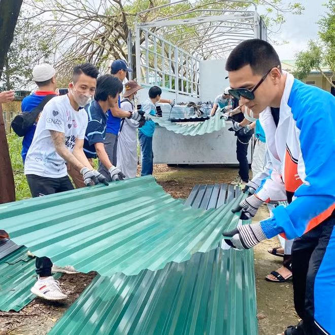  Sau đăng quang Rap Việt, Dế Choắt và Wowy dựng nhà cho người dân Quảng Ngãi ảnh 3