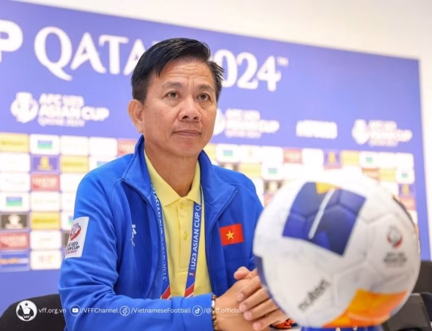 HLV Hoàng Anh Tuấn vui và lạc quan về nhiều điều dù Việt Nam thua Iraq 0-1 ở tứ kết U23 châu Á 2024. HLV Hoàng Anh Tuấn vui và lạc quan về nhiều điều dù Việt Nam thua Iraq 0-1 ở tứ kết U23 châu Á 2024.