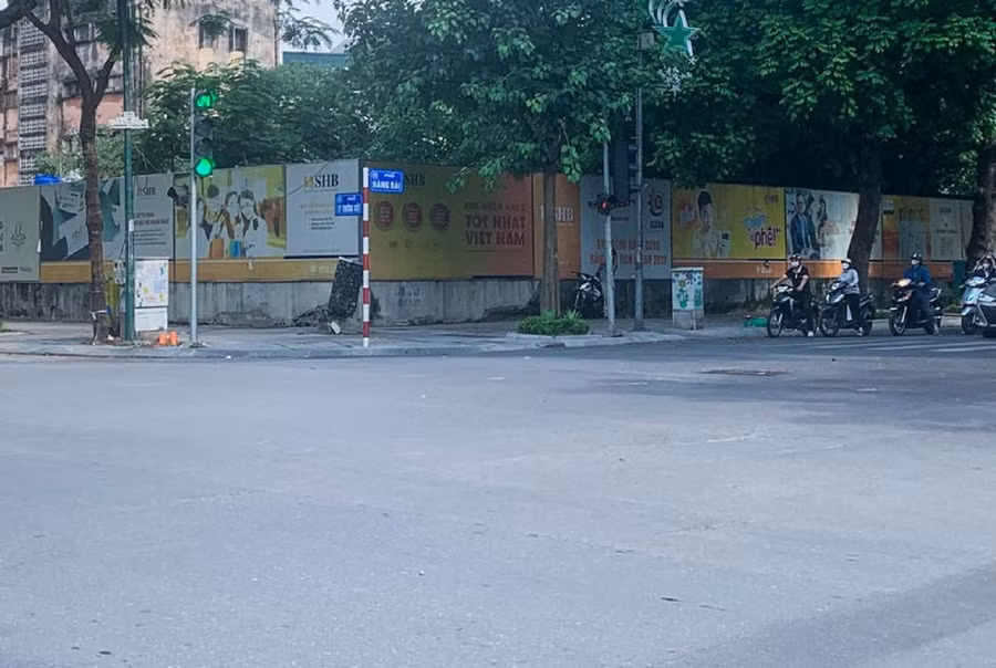 Ngã tư Hàng Bài - Lý Thường Kiệt.