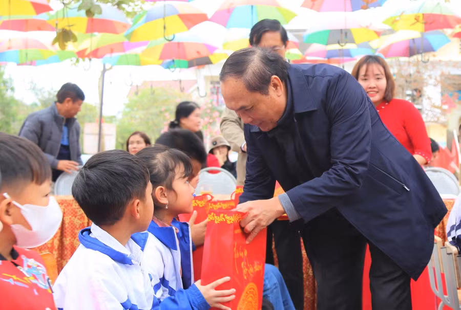 Ông Võ Hồng Hải - Trưởng Ban tổ chức Tỉnh ủy Hà Tĩnh...