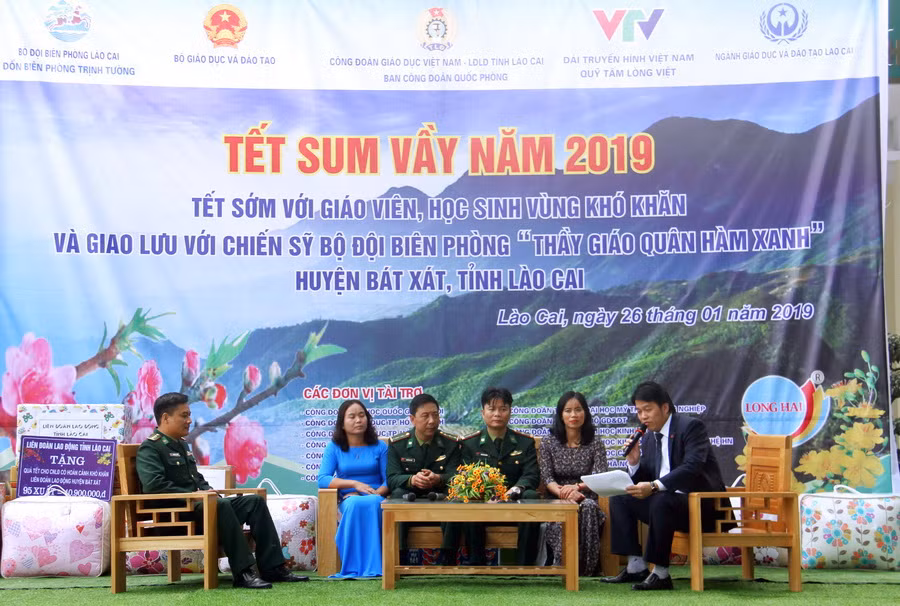 Chương trình Tết sum vầy 2019 mang nhiều ý nghĩa nhân văn sâu sắc với các thầy, cô giáo đang giảng dạy vùng biên cương Bát Xát